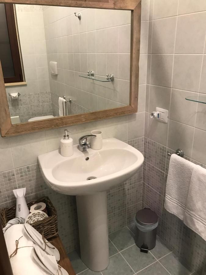 Bed and Breakfast Dimora Le Ginestre Adults Only Фазано Номер фото